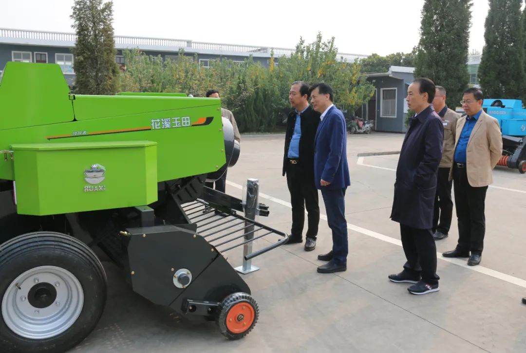 省農(nóng)業(yè)機(jī)械技術(shù)中心主任、黨委書(shū)記凌中南一行蒞臨花溪科技調(diào)研