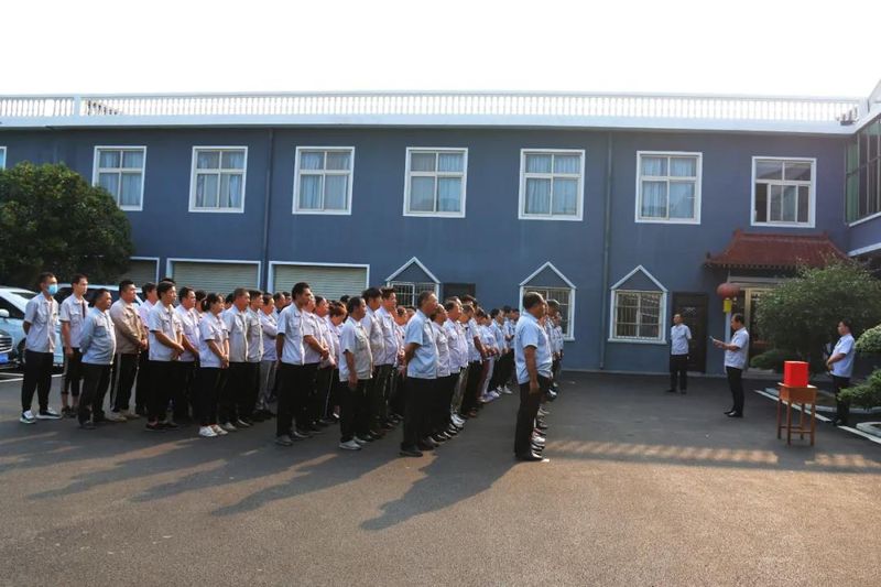 花溪科技舉行“送溫暖、獻愛心”捐助活動